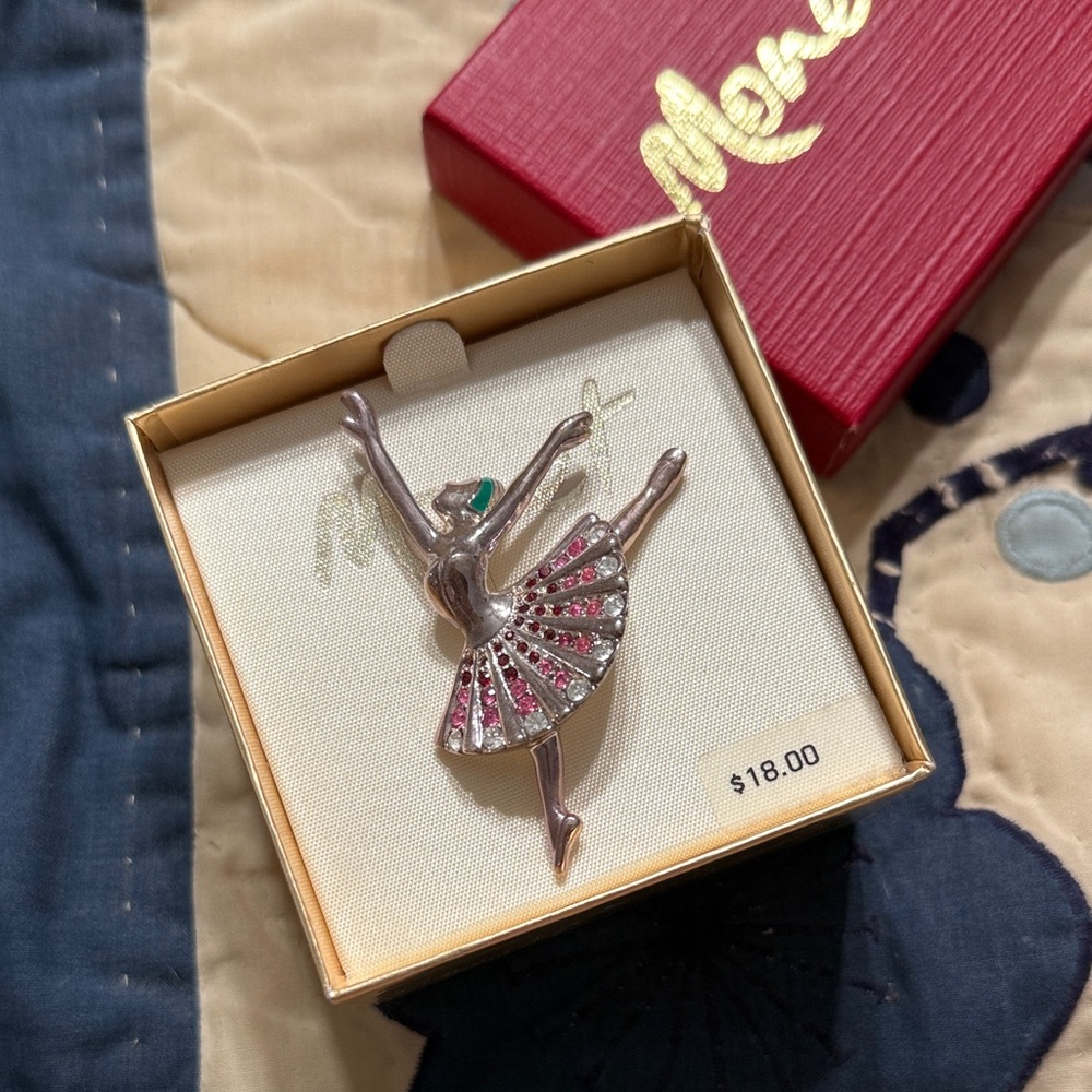 BN vintage Monet ballerina brooch
